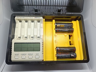 電池を入れてみる